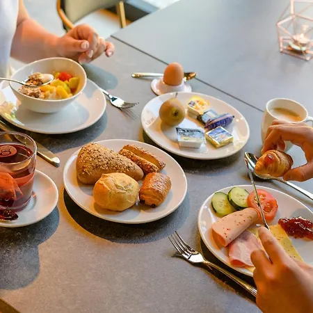 Ibis Airport Messe 3*