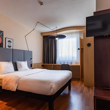 Ibis Airport Messe Φριντρισχάφεν