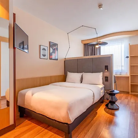 Ibis Airport Messe Ξενοδοχείο 3*