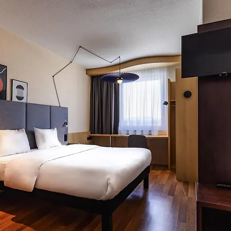 Ibis Airport Messe Ξενοδοχείο