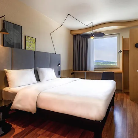Ibis Airport Messe 3*