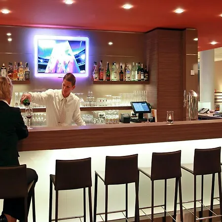 宜必思腓特烈港机场展览馆酒店