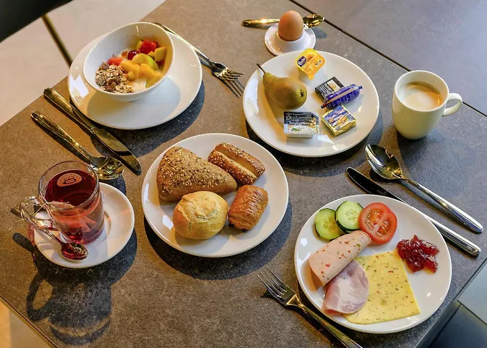 Ibis Airport Messe 3*