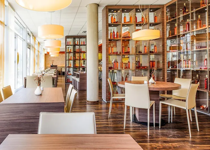 Ibis Airport Messe Ξενοδοχείο 3*